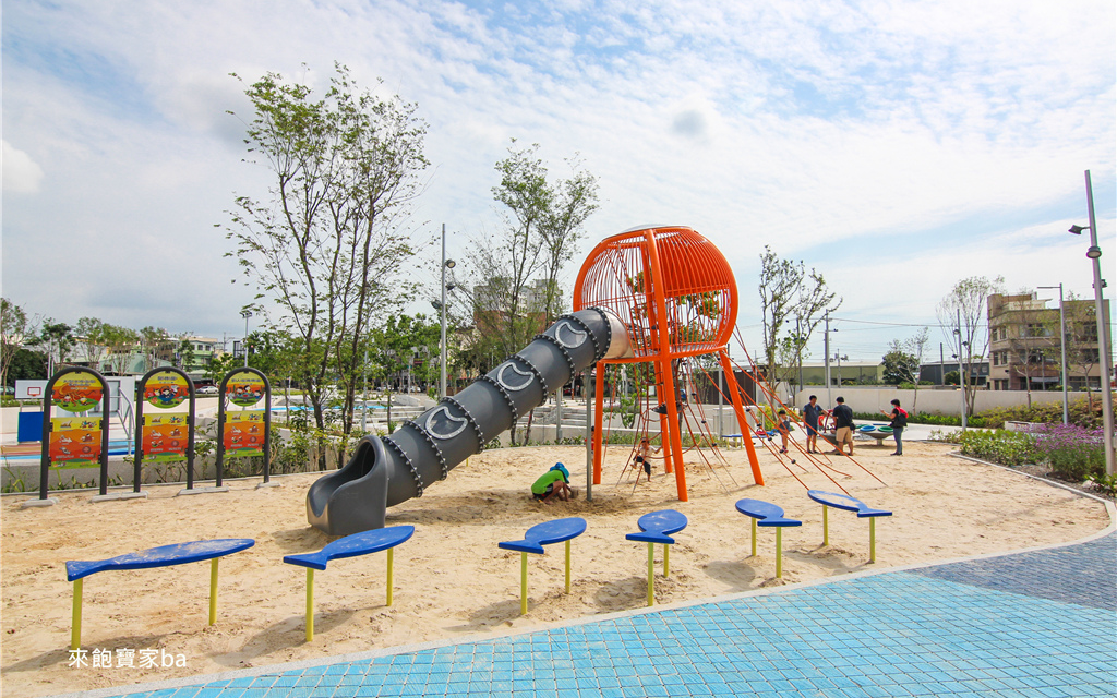 草湖公園溜滑梯